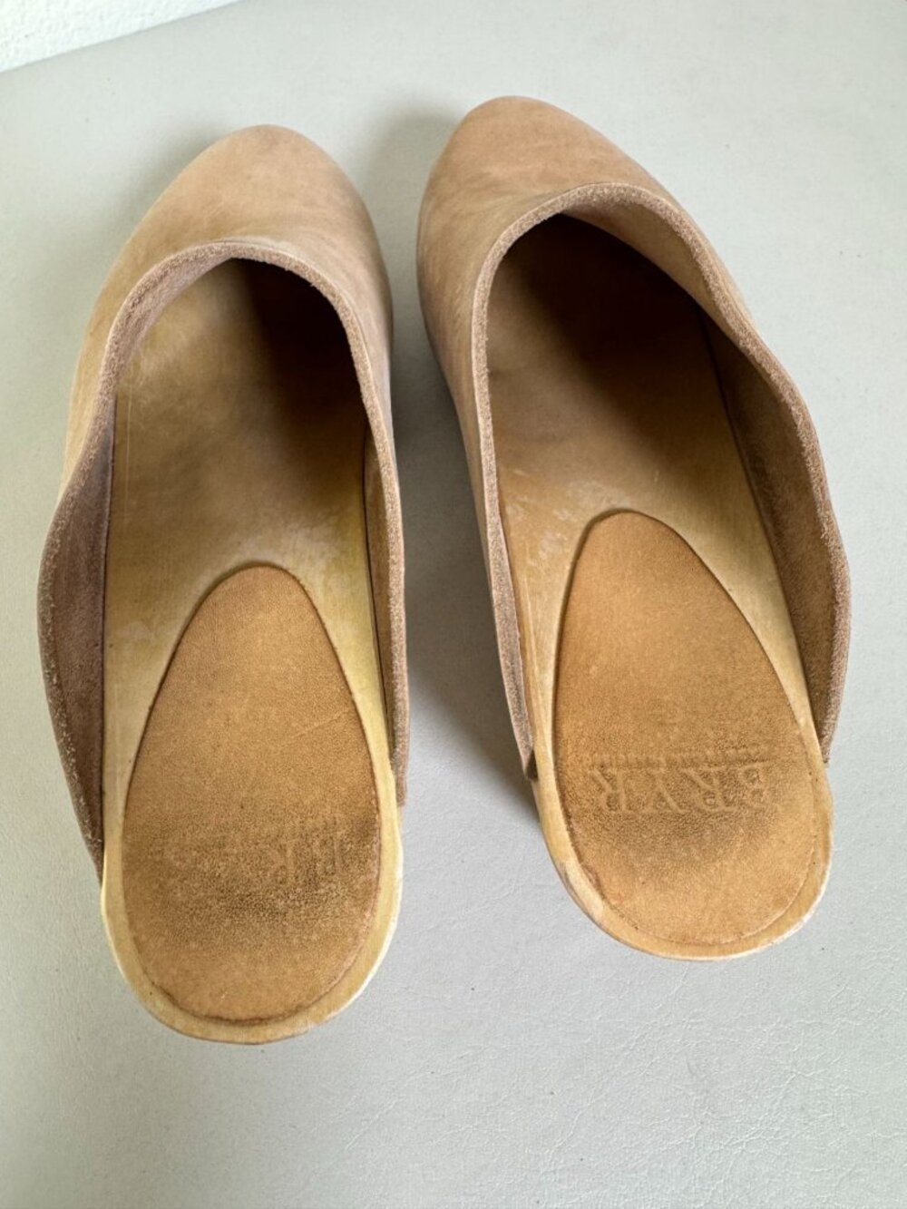 BRYR Tan Leather Classic Worker Clogs Wooden Soles 37 US sz 7 Mule Shoes Heeled - Picture 8 of 16